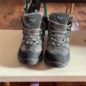 RedHead zip line kids waterproof hiking boots size 2